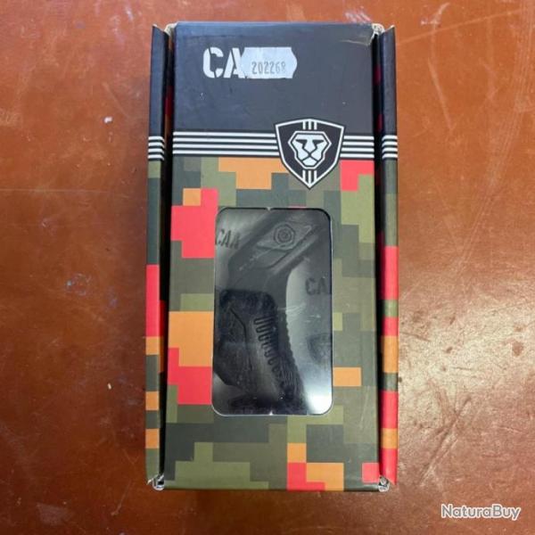 CAA TACTICAL CURVED CQB MAG GRIP