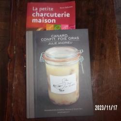 lot de deux livres sur la cuisine chasse  canard,confit;foie gras et charcuterie maison