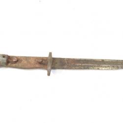 Baionnette Anglaise WW1 modifiée en poignard / couteau. Pièce de terrain nettoyée