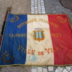 grand drapeau ancien combattant classe 1925 ville de vichy solde !!!!!