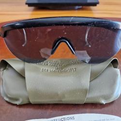 Paire de lunettes de soleil US Army 1975