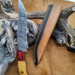 Couteau chasse lame damas Manche en bois d'Olivier  + couteau à depecer pradel excellence offert w12