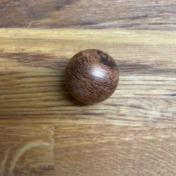 Boule de levier d'armement en bois.