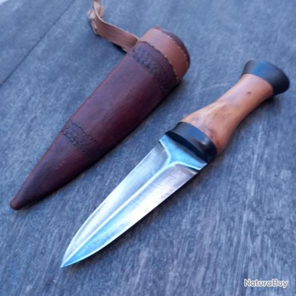 Magnifique Couteau ARTISANAL FORG DAGUE avec Fourreau en cuir  Manche en Bois et bne