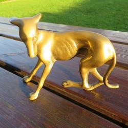 VINTAGE - Ancien sujet en Bronze doré de Vienne représentant un chien de race Lévrier (XXé)