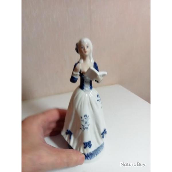 statuette en porcelaine maill hauteur 19 cm