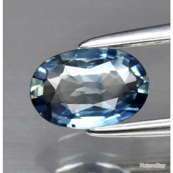 Saphir naturel bleu, 0.61 carats, VVS, Madagascar (chauffe traditionnelle uniquement)