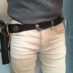 Ceinturon pour Revolver en cuir Epais (DROITIER) avec POIGNARD