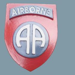 Blason Artisanal de la 82° Airborne ( Polychrome) avec accroche au dos