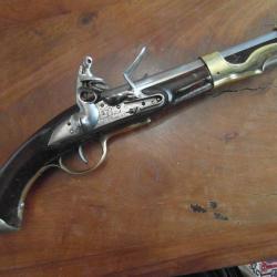 Beau pistolet de cavalerie modèle 1763/66 de la Manufacture de Saint-Etienne fabriqué en 1774