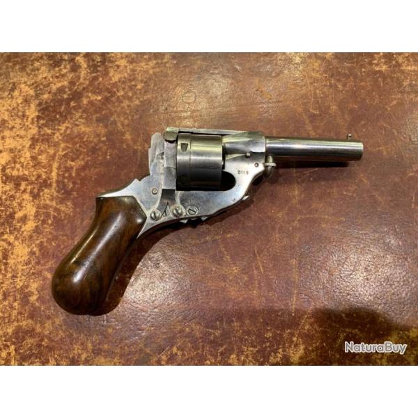 Beau revolver Perrin calibre 9mm