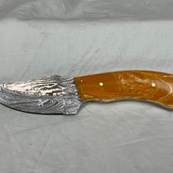 Couteau à dépecer forgé Damas 17cm jaune CHASSE24