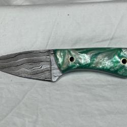 Couteau à dépecer forgé Damas 17cm marbré vert CHASSE24
