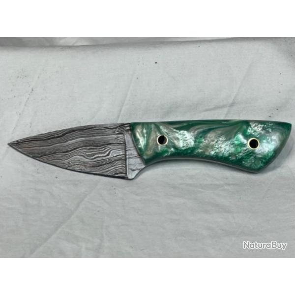 Couteau  dpecer forg Damas 17cm marbr vert