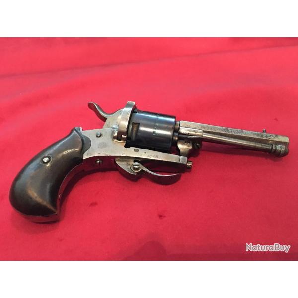 Revolver  Broche THE DEFENDER AMERICAN MODEL OF 1878