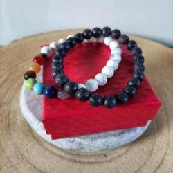 2 bracelets perles 8 mm en pierres naturelles Howlite 7 chakras / Pierre de Lave ( promo de Noël )