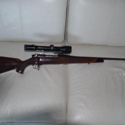 CARABINE WEATHERBY 300 MAGNUM  de LUXE avec LUNETTE ZEISS 1.5 X 6 DIAVARI-Z +++++ 142 MUNITIONS.