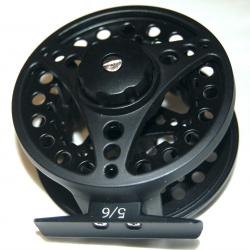 MOULINET MOUCHE MANUEL DENIRAM  NOIR  SOIE 5/6