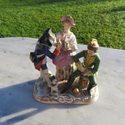 Ancien groupe en porcelaine polychrome représentant trois personnages & chien - PARIS, Locré (XIXé)