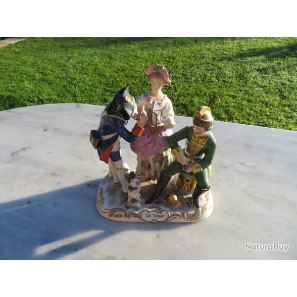 Ancien groupe en porcelaine polychrome reprsentant trois personnages & chien - PARIS, Locr (XIX)