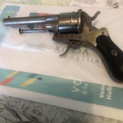 Revolver a broche