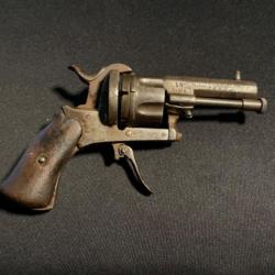 Revolver calibre 7mm poudre noir à broche