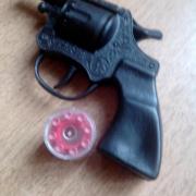 Jouet Pistolet Revolver Jenny + Amorce 8 Coups - 20 cm - Métal - 415 -  Cdiscount Jeux - Jouets
