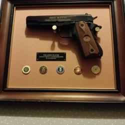 Réplique NON TIRABLE du Colt 1911 a1  de John WAYNE