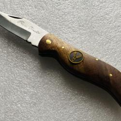 Couteau de poche avec manche bois de palissandre et motif cerf.