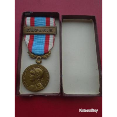 Medaille Militaire Coloniale Avec Agrafe Algerie M Dailles D Corations