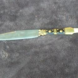 XIX siècle. Beau couteau Espagnol Navaja signé.