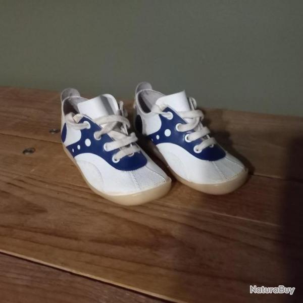 Belle paire de chaussures anciennes " BELLAMY "  modle pour enfant