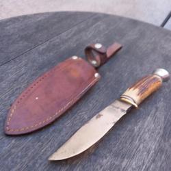 Ancien Couteau de Chasse Manche en Bois de Cerf avec Étui en cuir