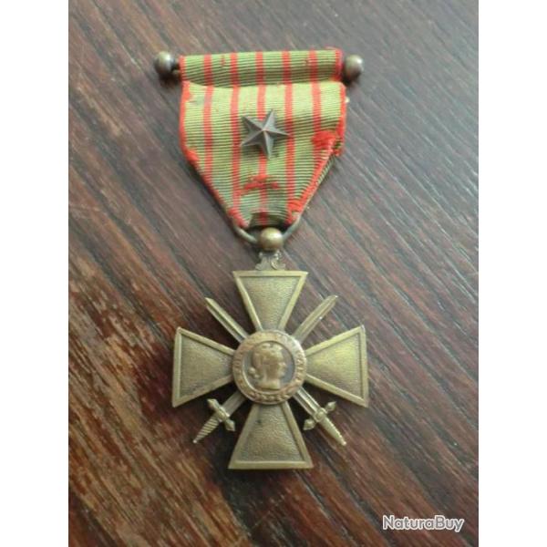 medaille croix de guerre  1914 / 17