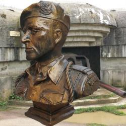 Buste du Commandant  Kieffer WW2 (Finition Bronze ( Hauteur: 16 cm).D-DAY 44
