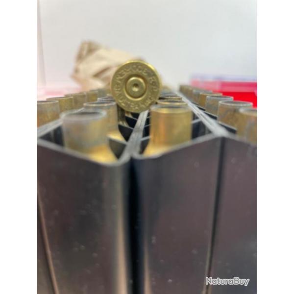 Lot de 40 douilles en calibre 300 ultra magnum short Action Remington.