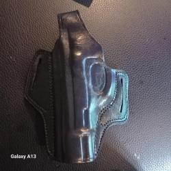 Magnifique holster en cuir noir gaucher pour pistolet CZ75100%neuf