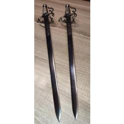 Magnifique paire d'épée lame en acier gravée en excellent état