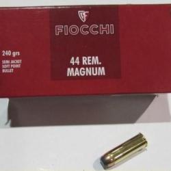 4 boites de 50 cartouches Fiocchi  de calibre 44 Rem Mag, 240 grains , SJSP