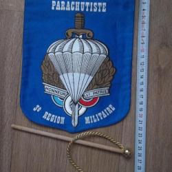 fanion collection préparation militaire parachutiste 3éme région