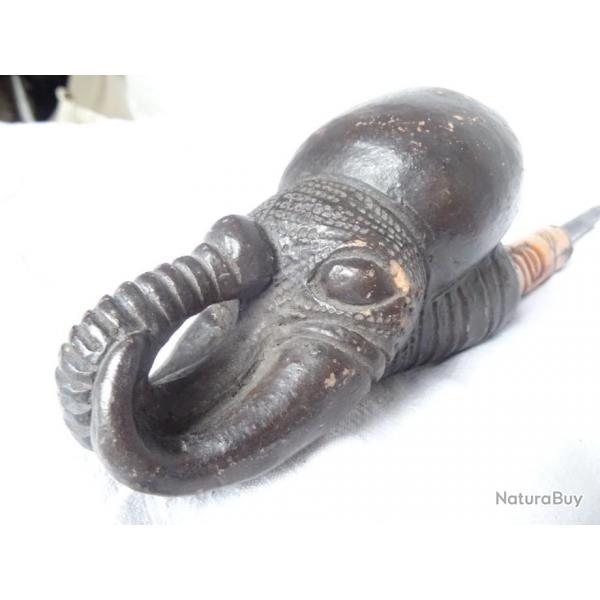 282) lot trs belle  grande pipe en forme d'lphant en terre cuite et os