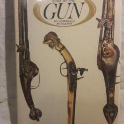 THE BOOK OF THE GUN - H PETERSON - HAMLYN LONDON