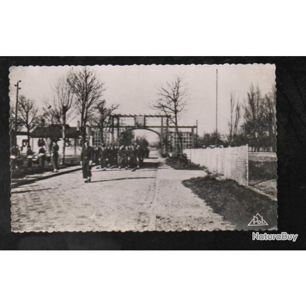 camp de sissonne entre du camp carte postale fanfare