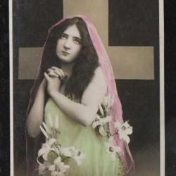 fille en prière carte postale religieuse carte postale ancienne