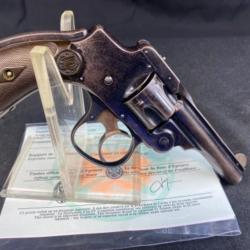 smith and wesson hamerless 32
