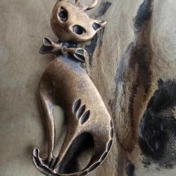 pendentif chat 5.5 x 2.5  cm couleur bronze