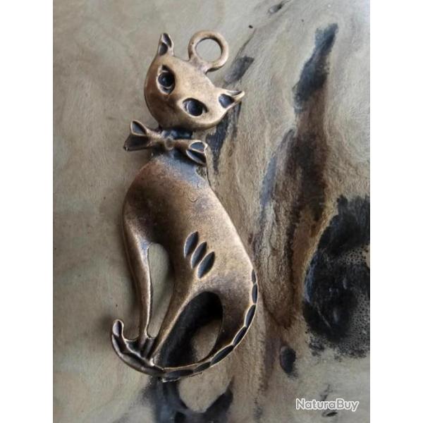 pendentif chat 5.5 x 2.5  cm couleur bronze