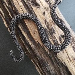 pendentif serpent  10 x 6.5  cm