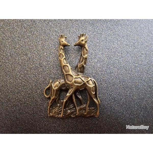pendentif girafes  5 x 3  cm couleur bronze idee cadeau