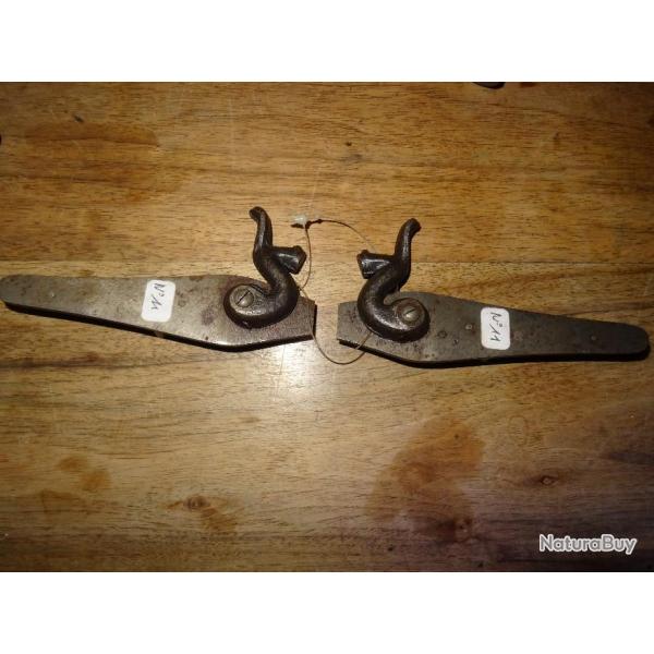 Paire de platines de fusils de chasse  chien n11